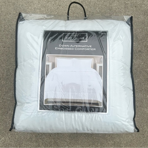 NEW Amy Miller Down Alternative Embossed Comforter White/Ivory Color King Size - Picture 1 of 7